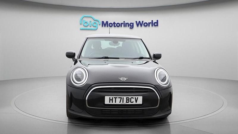 Used Mini Cooper Classic 136 HP (100 kW) 2021 Black Hatchback