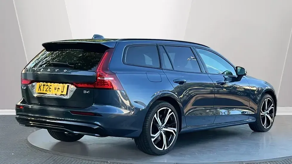 New Volvo V60 Plus 197 HP (144 kW) 2026 Special metallic  denim blue Estate