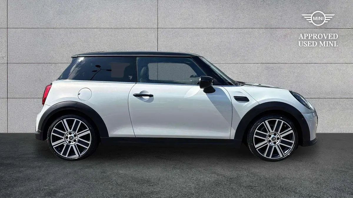 Used Mini Cooper Exclusive 134 HP (98 kW) 2022 Silver Hatchback