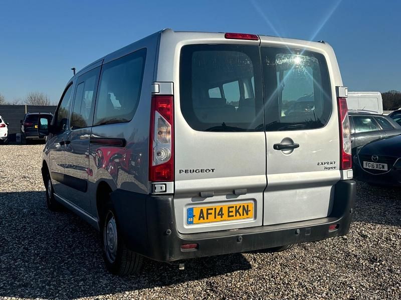 Begagnad Peugeot TePee Comfort 2014 Silver Minibuss