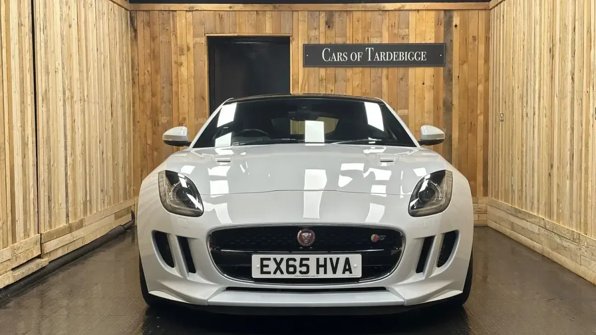 Usado Jaguar F-Type Supercharged 380 HP (279 kW) 2016 Branco Coupé