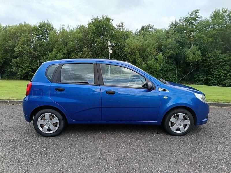 Blue Used 2010 Chevrolet Aveo Hatchback | £1,700 (Good price) - Image 1/4
