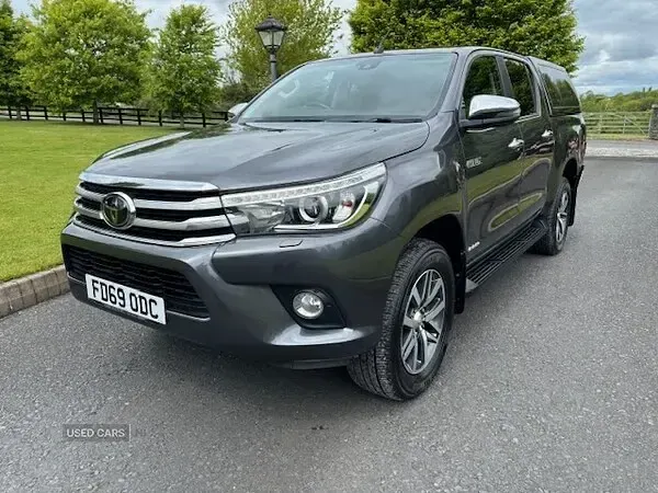 Used Toyota HiLux 150 HP (110 kW) 2020 Grey Pickup