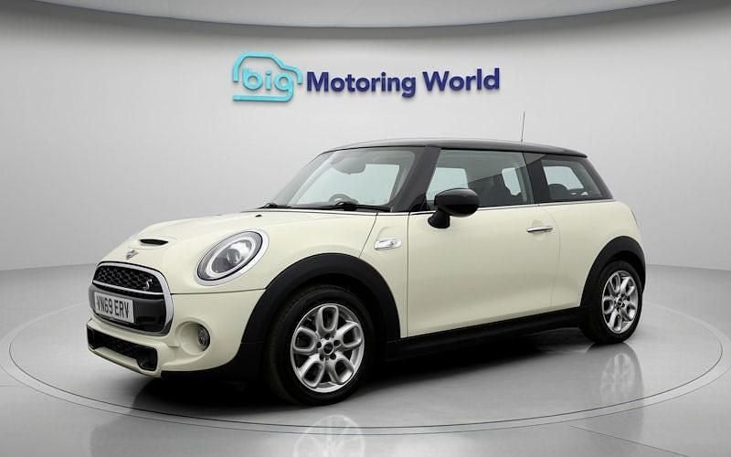 Used Mini Cooper S Classic 192 HP (141 kW) 2019 White Hatchback
