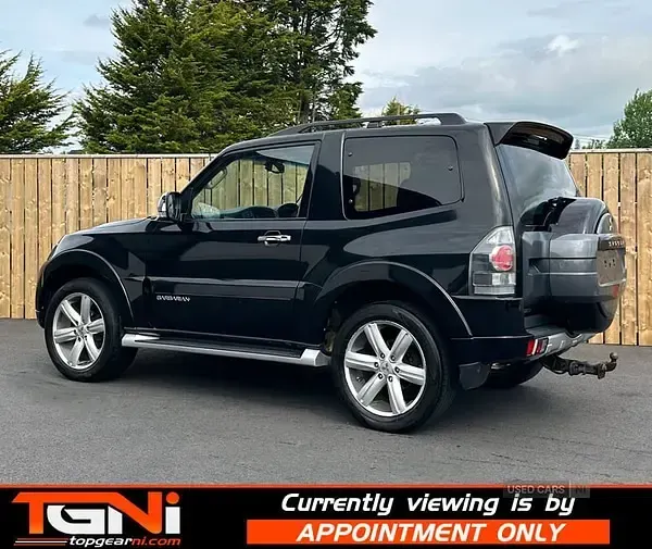 Used Mitsubishi Shogun 187 HP (137 kW) 2017 Black SUV