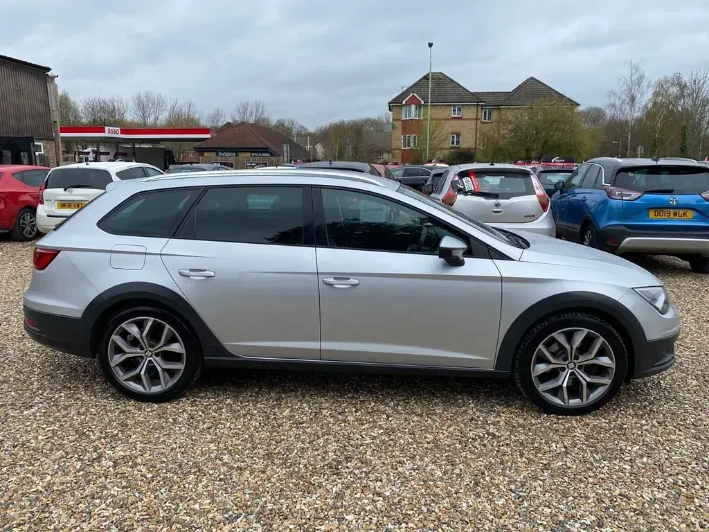 Used Seat Leon X-Perience SE Technology 184 HP (135 kW) 2016 Silver Estate