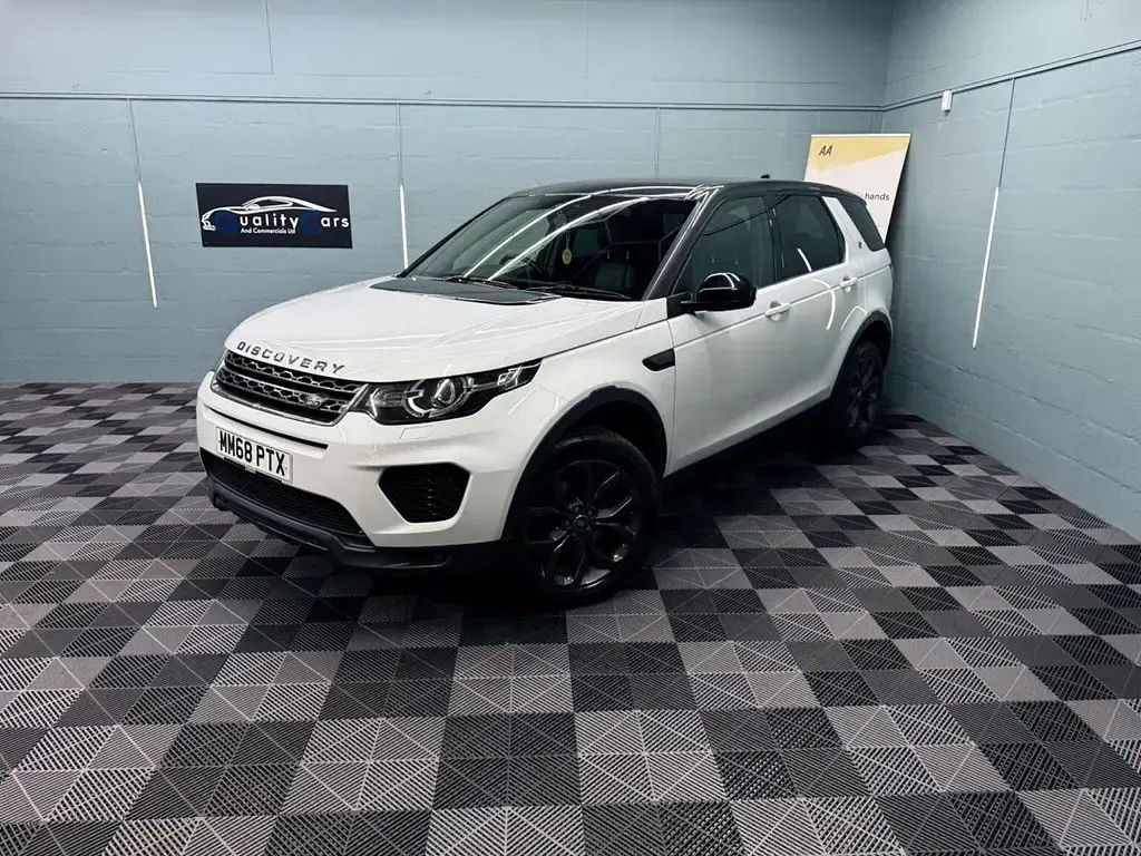 Used Land Rover Discovery Sport Landmark 180 HP (132 kW) 2018 White SUV