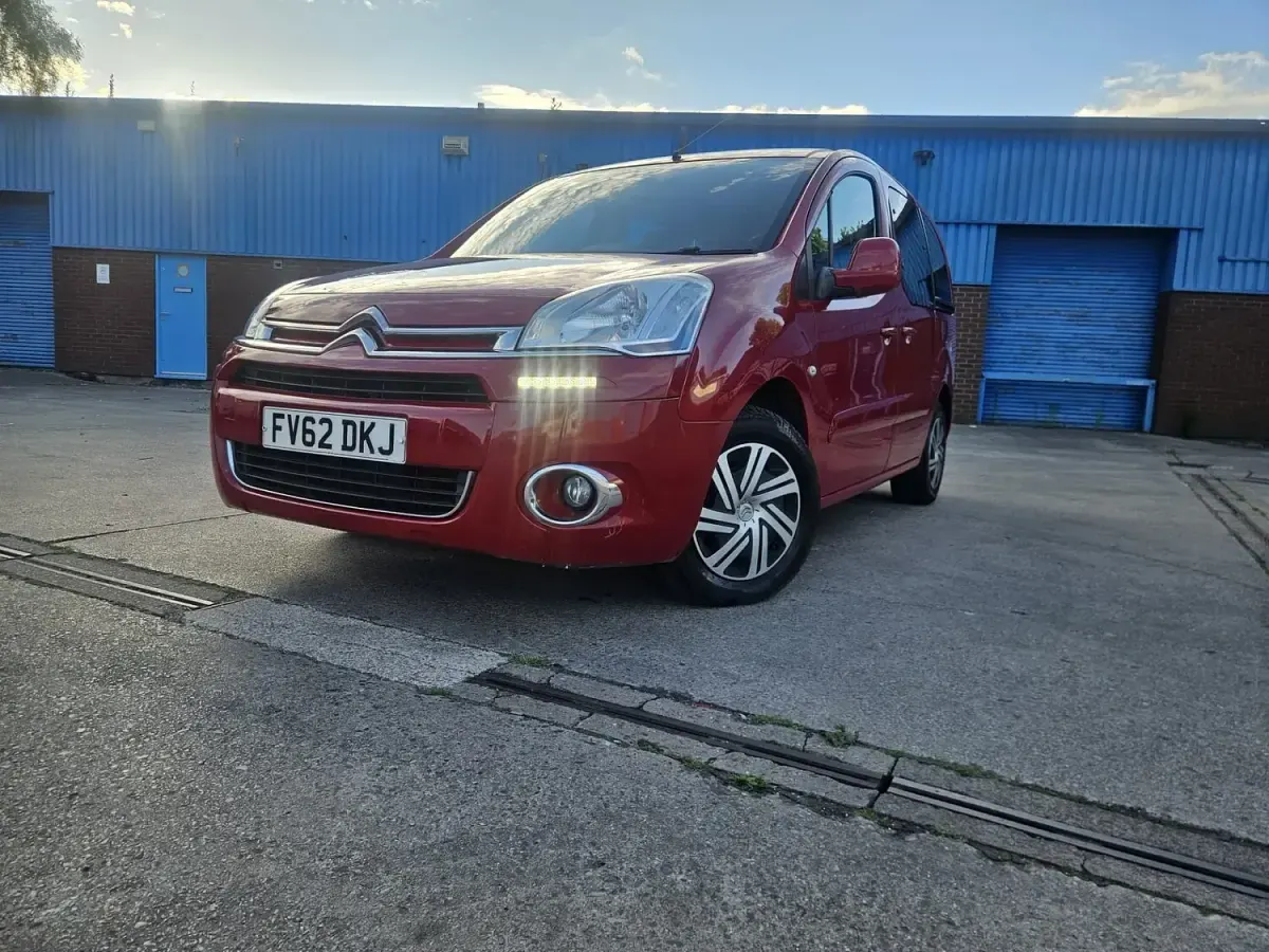Used Citroën Berlingo VTR Sport 92 HP (67 kW) 2012 Red MPV