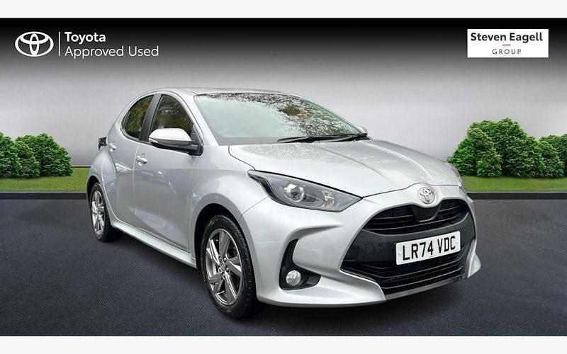 Used 2025 Toyota Yaris Hybrid Hatchback | £18,656 (Good price) - Image 1/3