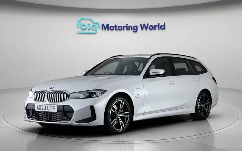 Used BMW 330e M Sport 292 HP (214 kW) 2023 White Estate