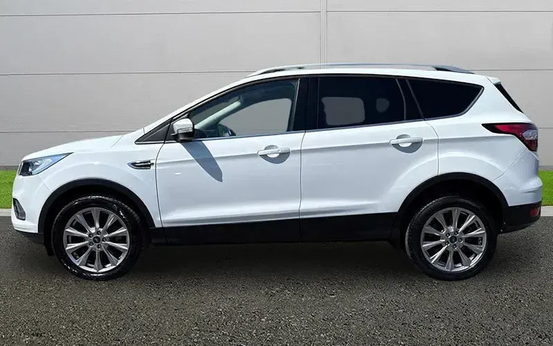 Used Ford Kuga Titanium 150 HP (110 kW) 2019 White SUV