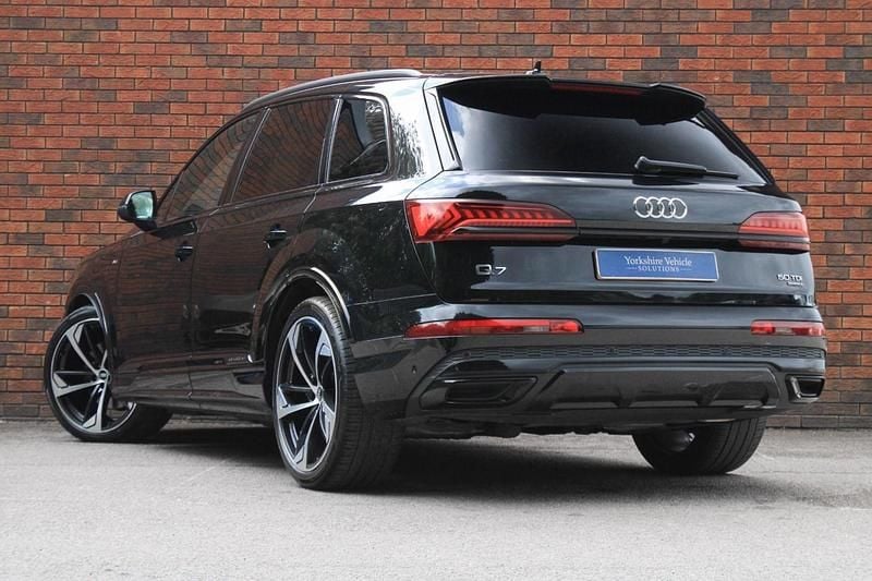 Used Audi Q7 Black Edition 286 HP (210 kW) 2021 Black SUV