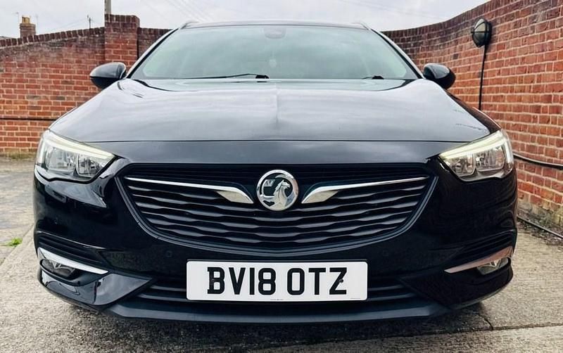 Used Vauxhall Insignia SRi 165 HP (121 kW) 2018 Black Estate