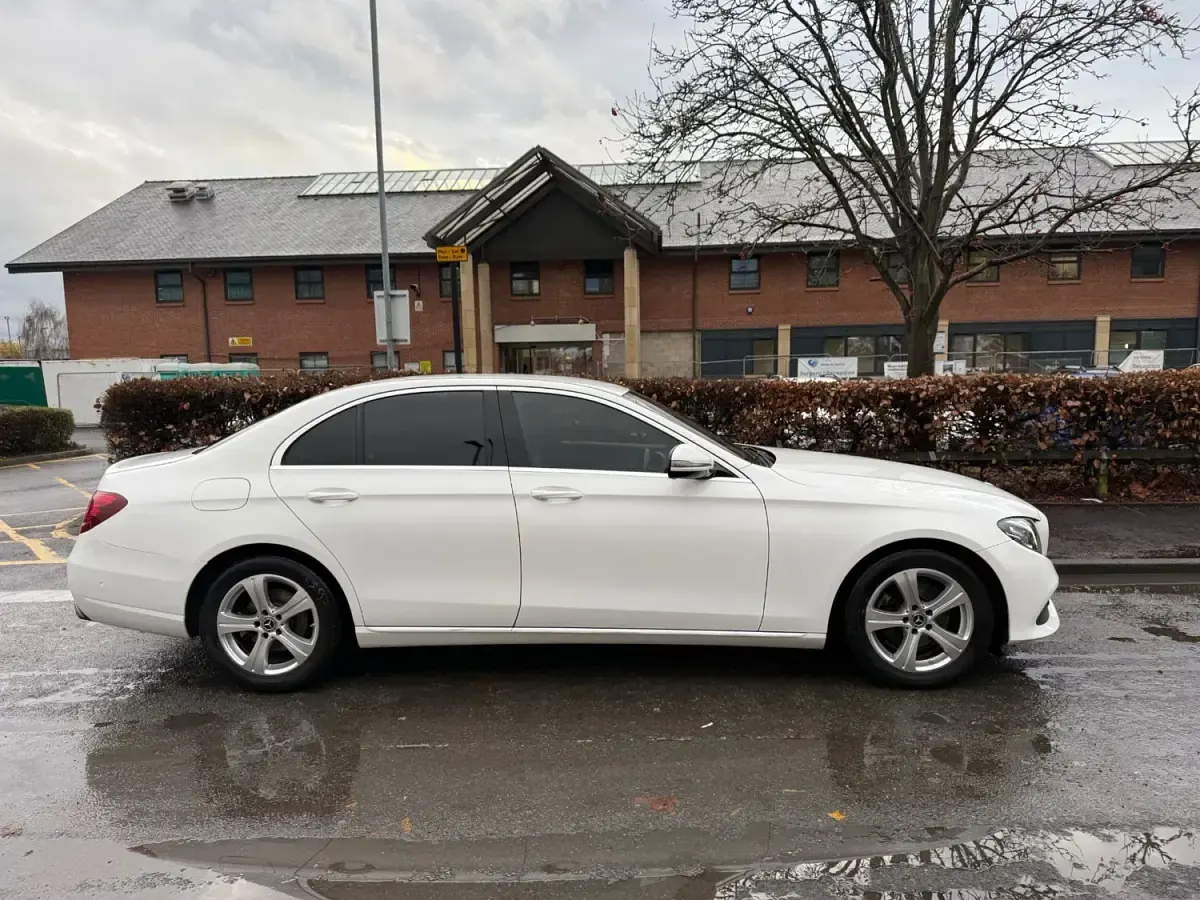 Used Mercedes E200 150 HP (110 kW) 2017 White Sedan