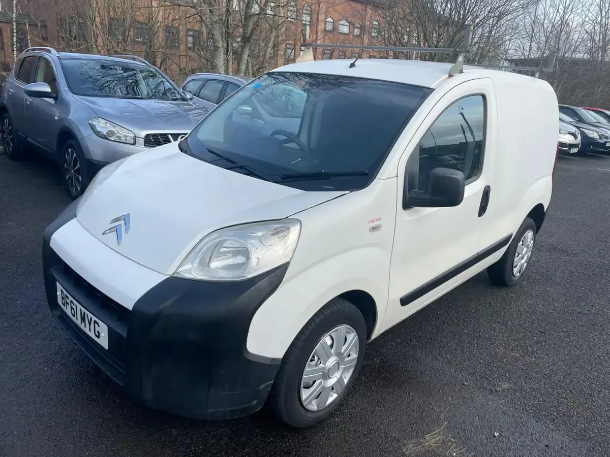 Używany Citroën Nemo 75 KM (55 kW) 2011 Biały Minivan
