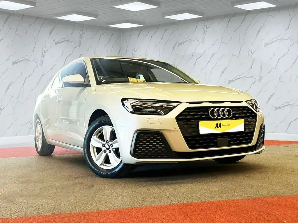 Used Audi A1 Sportback Design 95 HP (69 kW) 2023 Silver Hatchback
