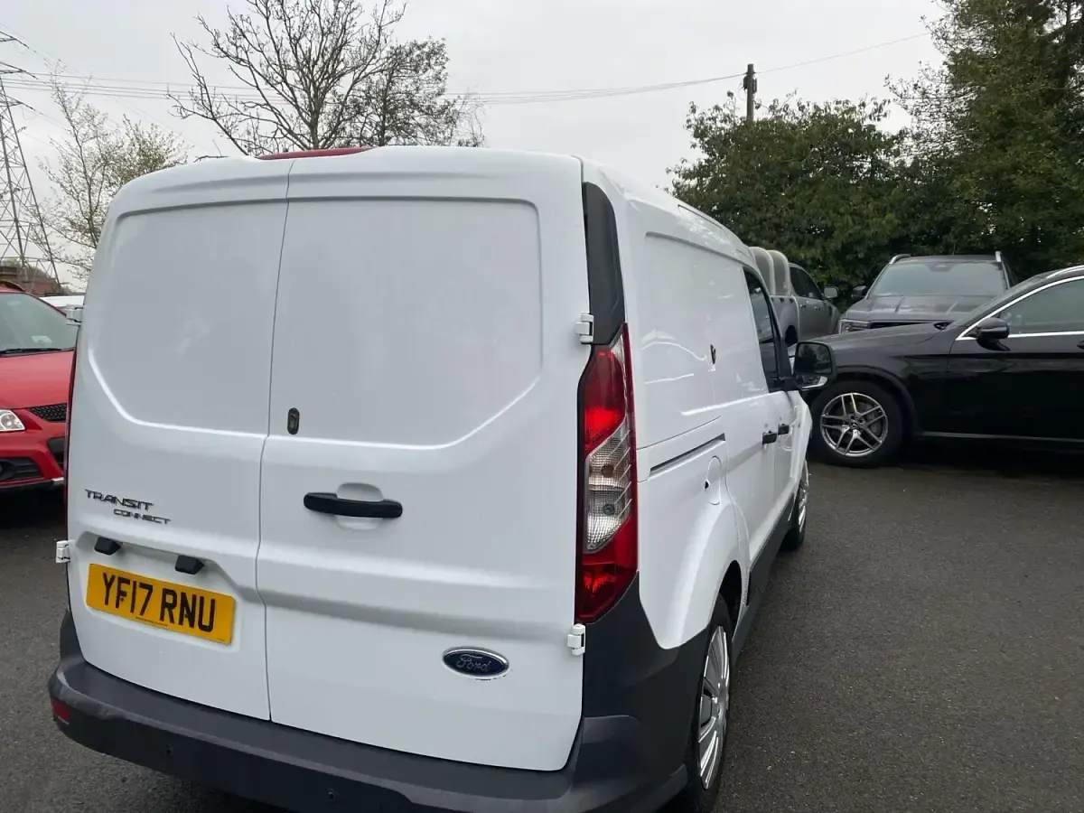 Second-hand Ford Transit Connect 75 CP (55 kW) 2017 Alb Monovolum