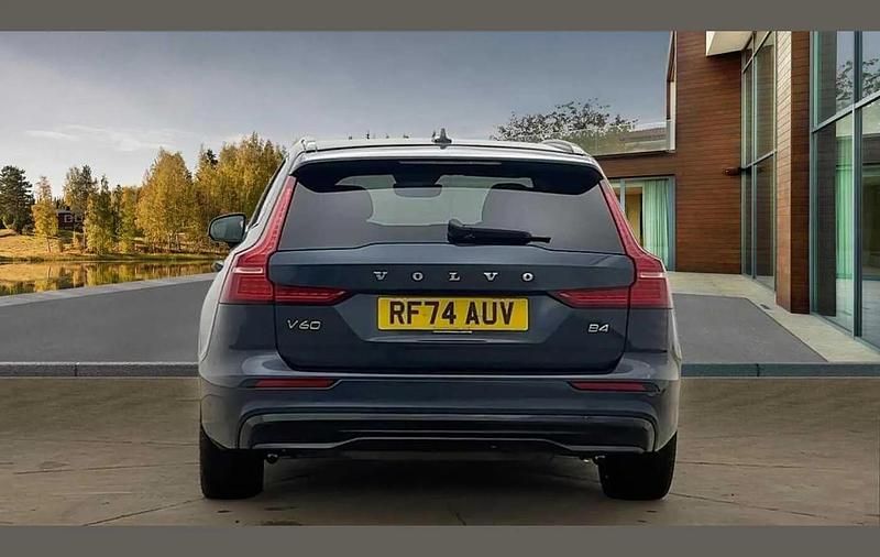 Used Volvo V60 Plus 194 HP (142 kW) 2025 Blue Estate