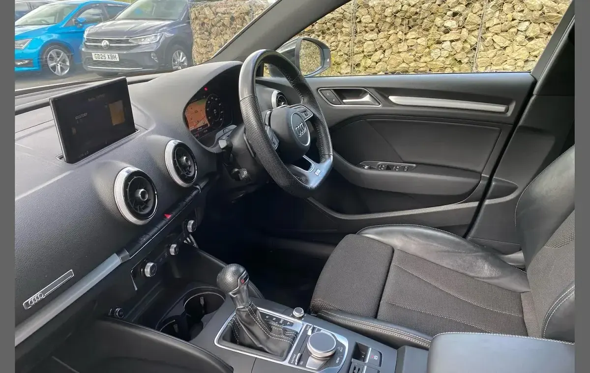 Used Audi A3 Black Edition 147 HP (108 kW) 2019 White Sedan