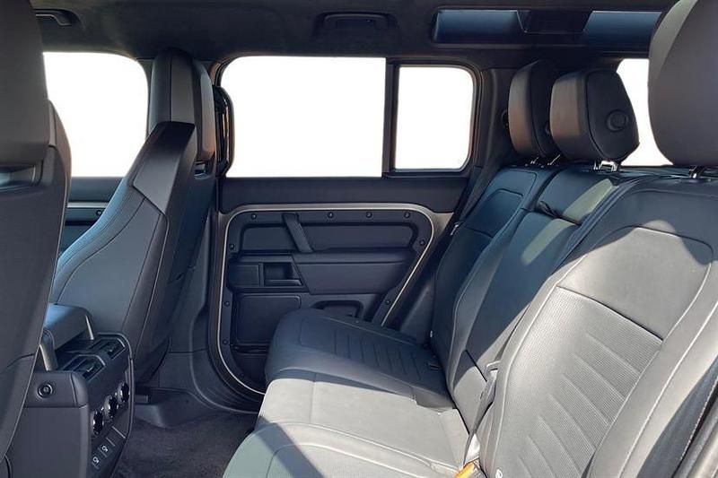 Used Land Rover Defender 635 HP (467 kW) 2026 Petra copper SUV