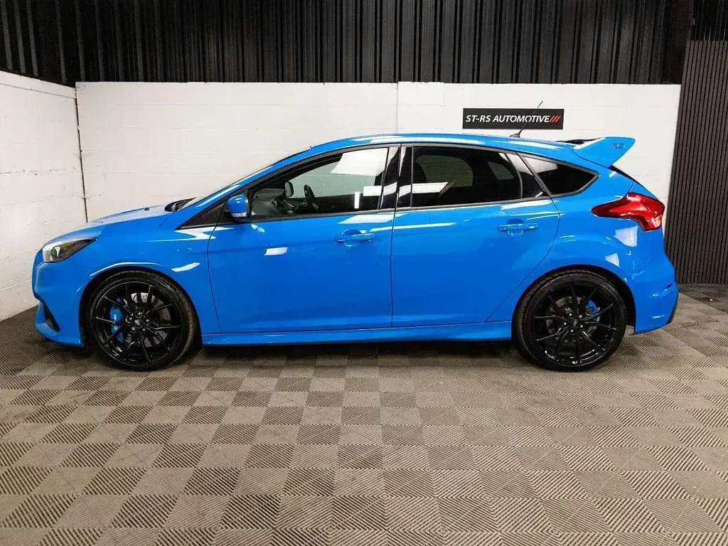 Used Ford Focus RS 350 HP (257 kW) 2016 Blue Hatchback