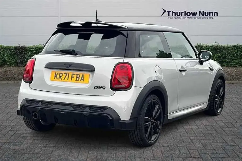 Used Mini Cooper Hatch 136 HP (100 kW) 2021 Silver Hatchback