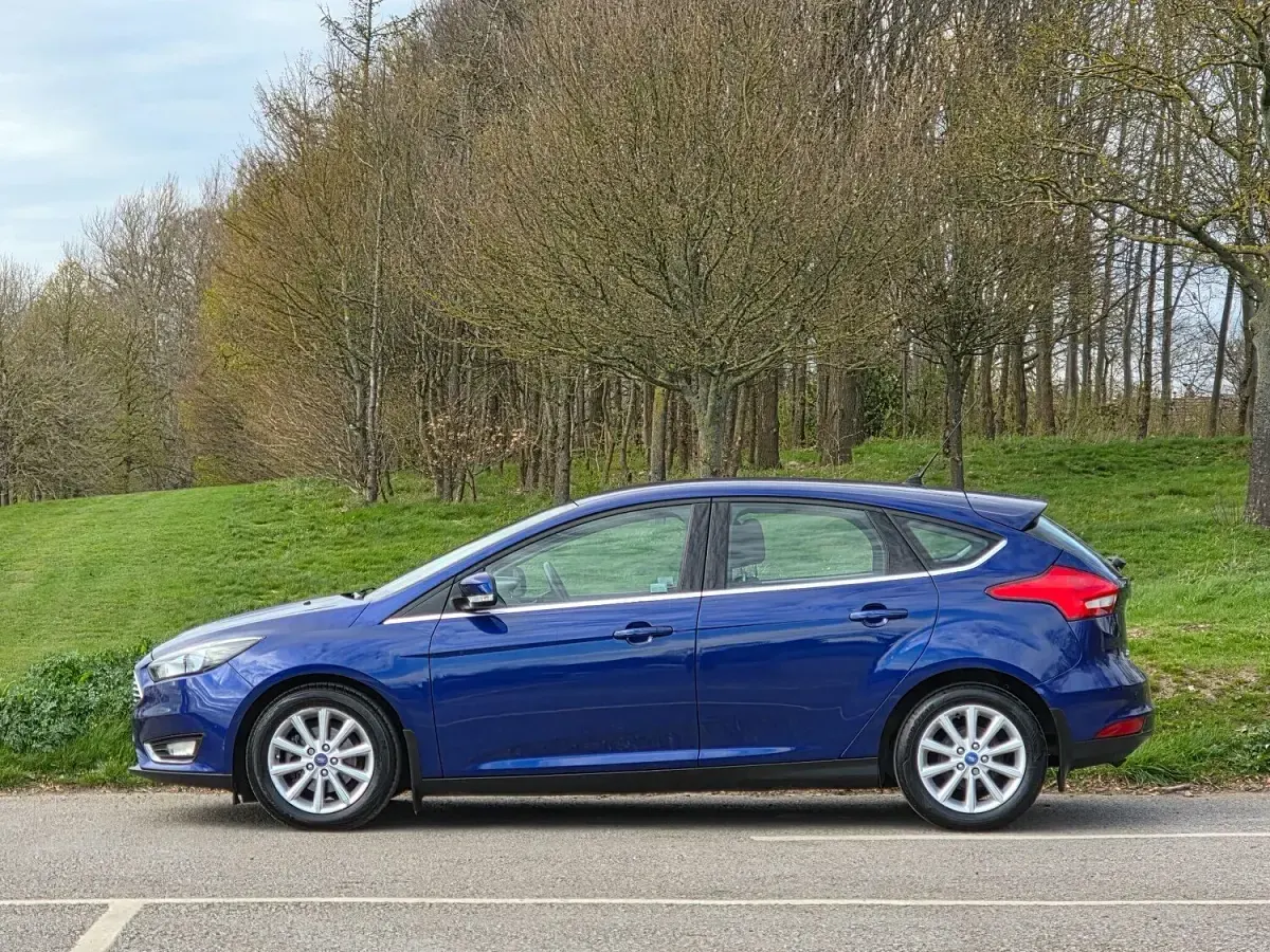 Used Ford Focus Titanium 2015 Blue Hatchback