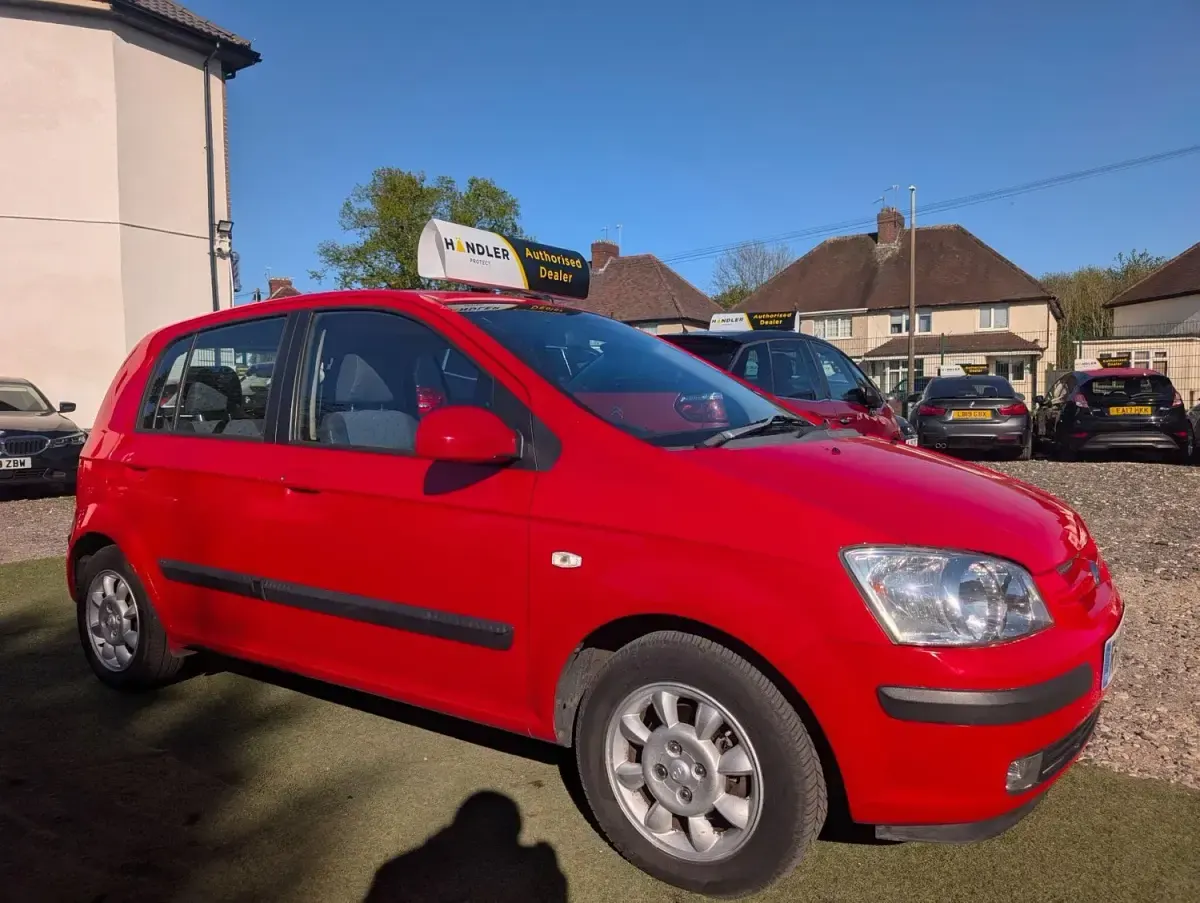 Second-hand Hyundai Getz 82 CP (60 kW) 2004 Roșu Hatchback