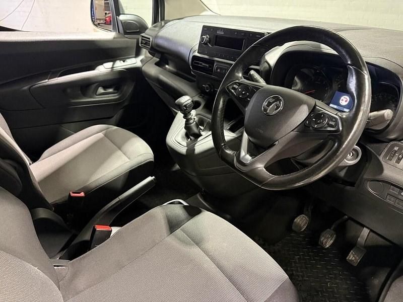 Used Vauxhall Combo 2022 White MPV
