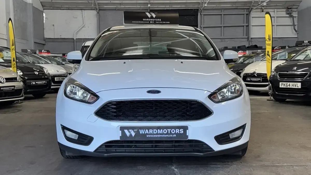 Used Ford Focus Zetec 2015 White Hatchback