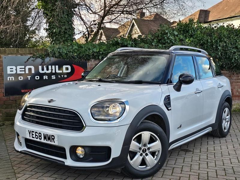 Used Mini Cooper D 2018 White Hatchback