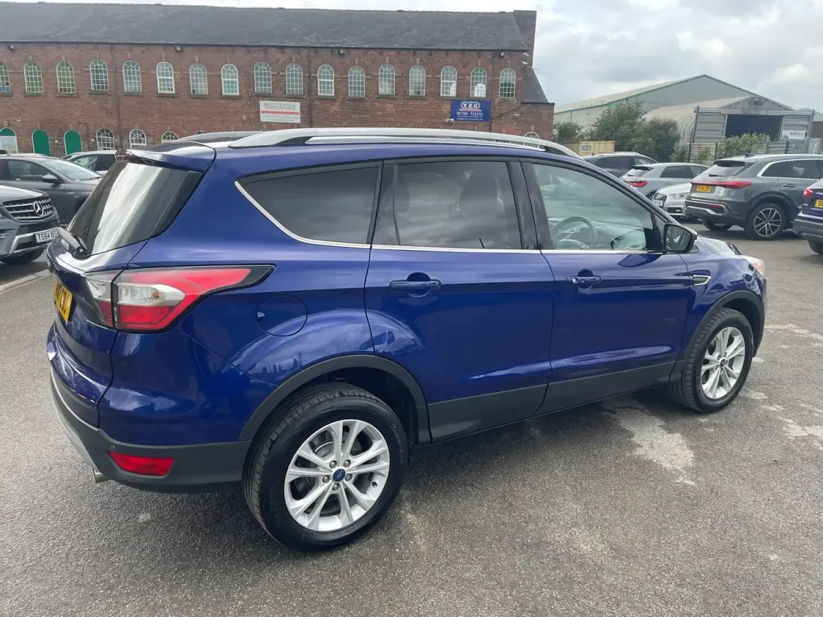 Używany Ford Kuga Titanium 120 KM (88 kW) 2017 Niebieski SUV