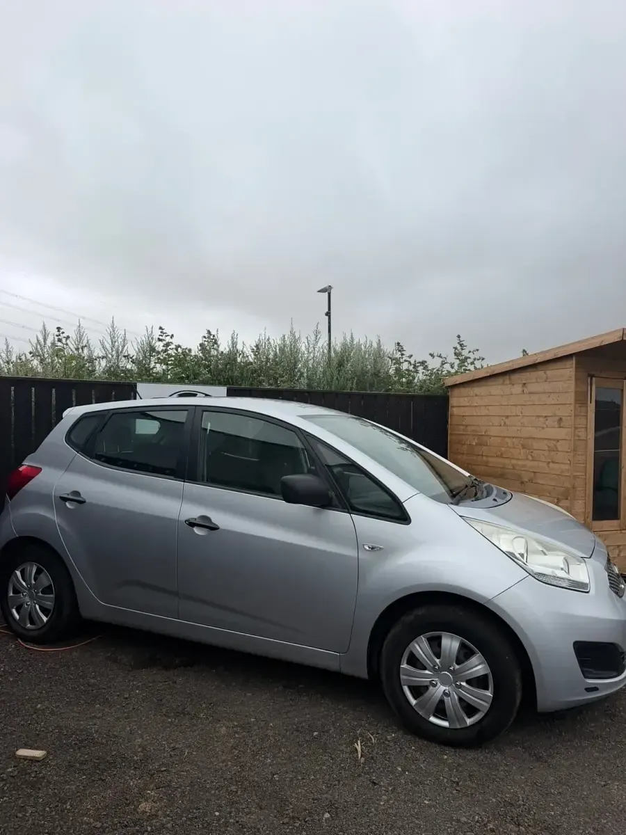 Used Kia Venga 89 HP (65 kW) 2010 Silver Hatchback