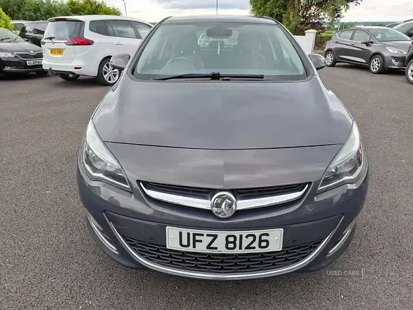 Used Vauxhall Astra Elite 115 HP (84 kW) 2014 Grey Hatchback