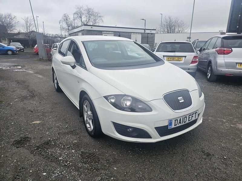 Used Seat Leon Ecomotive 105 HP (77 kW) 2010 White Hatchback