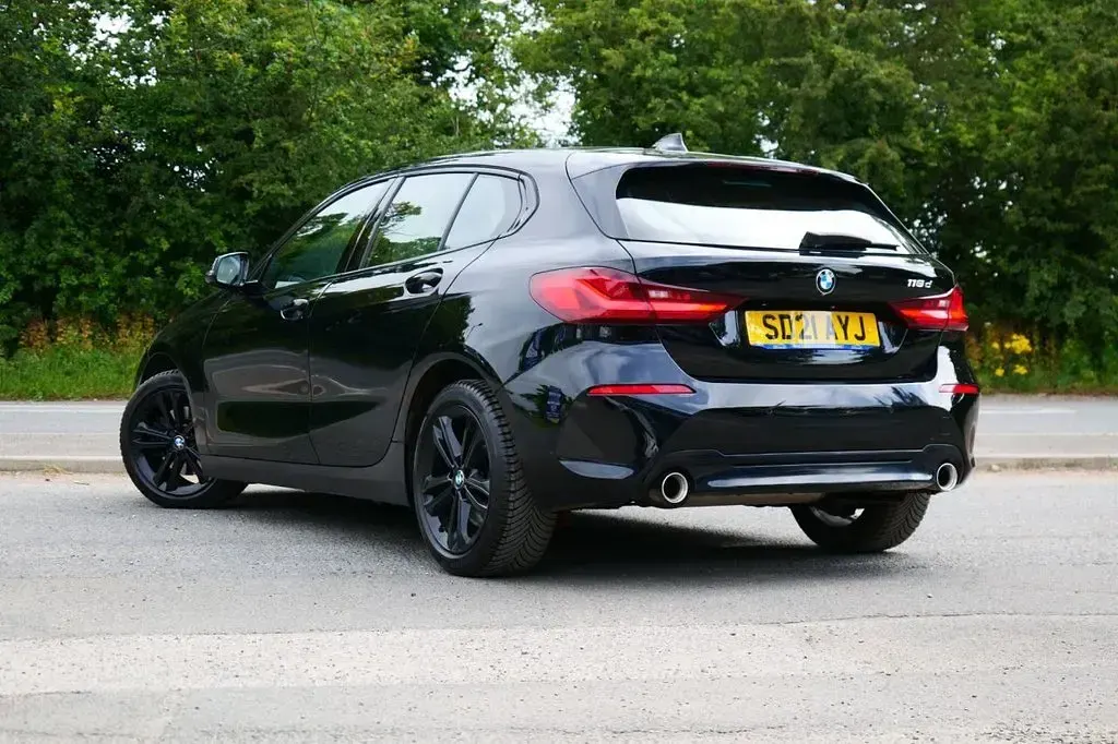 Used BMW 118 Sport Line 150 HP (110 kW) 2021 Black Hatchback