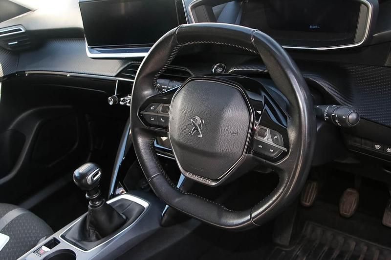 Used Peugeot 2008 Allure Premium 100 HP (73 kW) 2020 White SUV