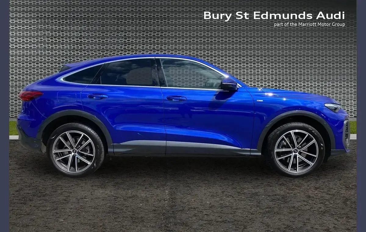Begagnad Audi Q5 Sportback S-Line 204 HK (150 kW) 2025 Blå SUV
