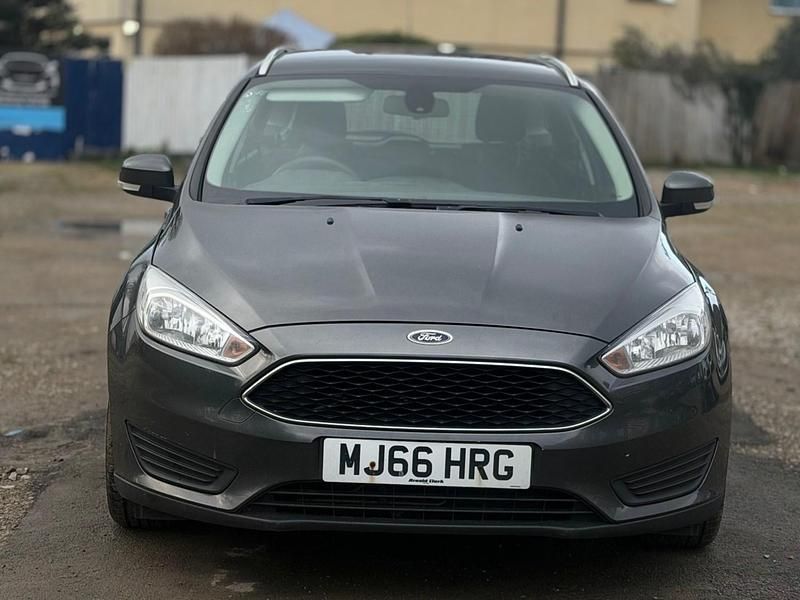 Used Ford Focus Style 85 HP (62 kW) 2016 Grey Estate