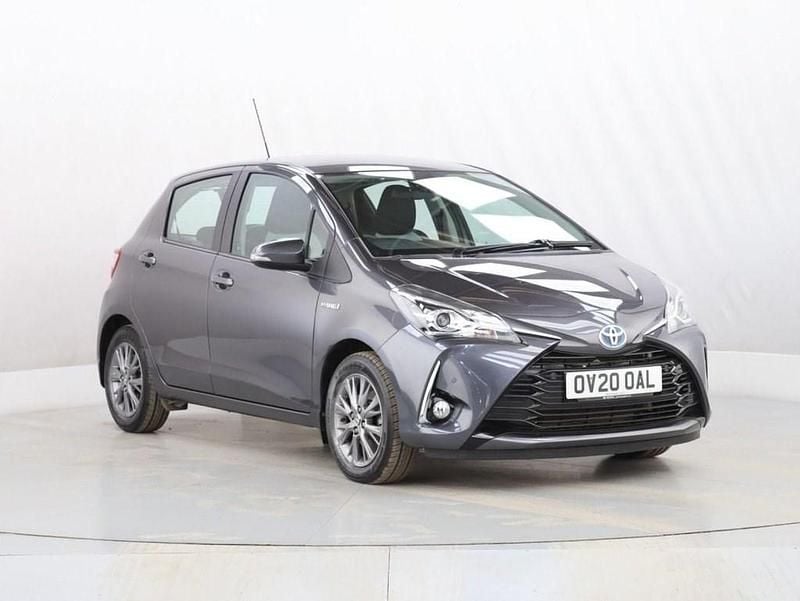 Used Toyota Yaris Hybrid 100 HP (73 kW) 2020 Grey Hatchback