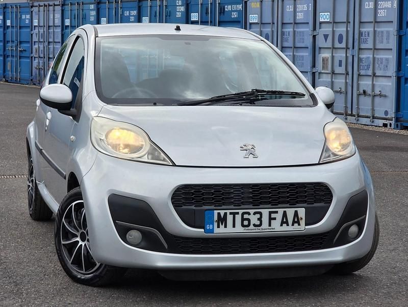 Begagnad Peugeot 107 Active 68 HK (50 kW) 2013 Silver Halvkombi
