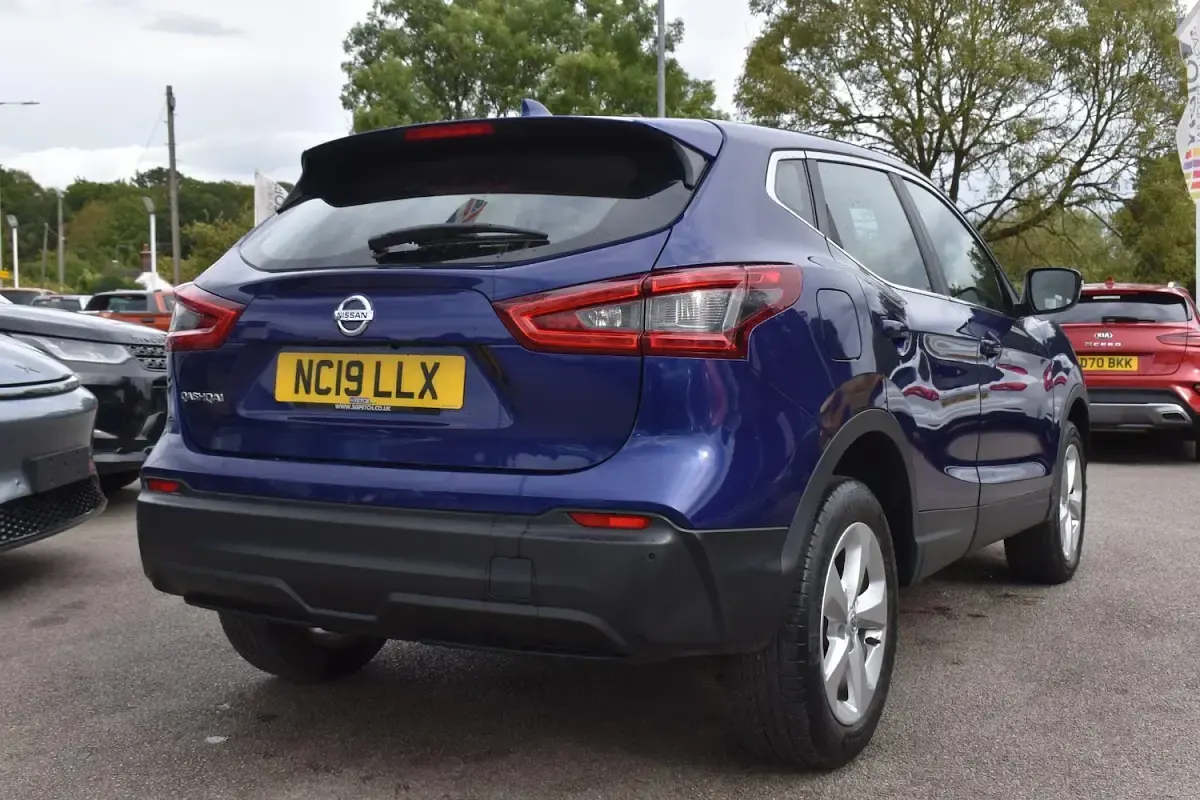 Used Nissan Qashqai Acenta Premium 140 HP (102 kW) 2019 Blue SUV