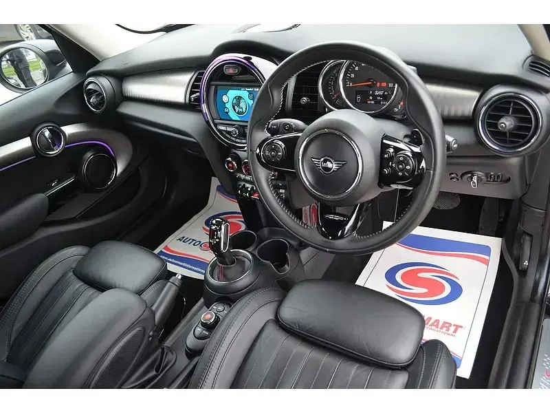 Usado Mini Cooper S Exclusive 2020 Negro Utilitario