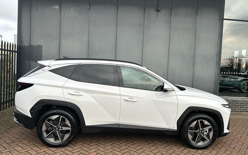 New Hyundai Tucson Premium 160 HP (117 kW) 2025 Atlas white SUV