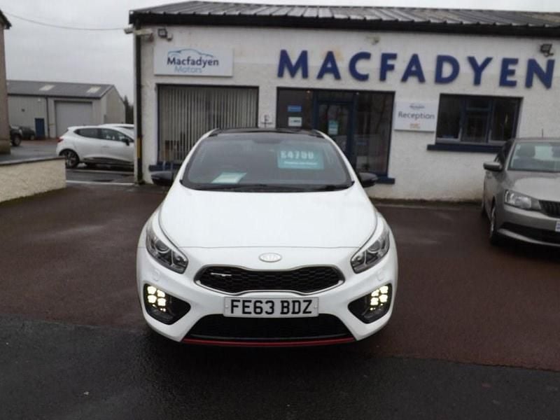 Used Kia ProCeed First Edition 201 HP (147 kW) 2013 White Hatchback
