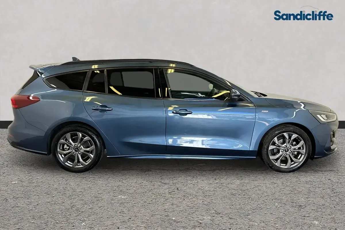 Usado Ford Focus ST-Line 155 CV (114 kW) 2023 Azul Familiar