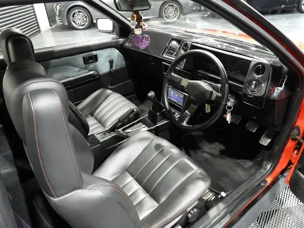 Używany Toyota Corolla GT 132 KM (97 kW) 2014 Czerwony Coupe