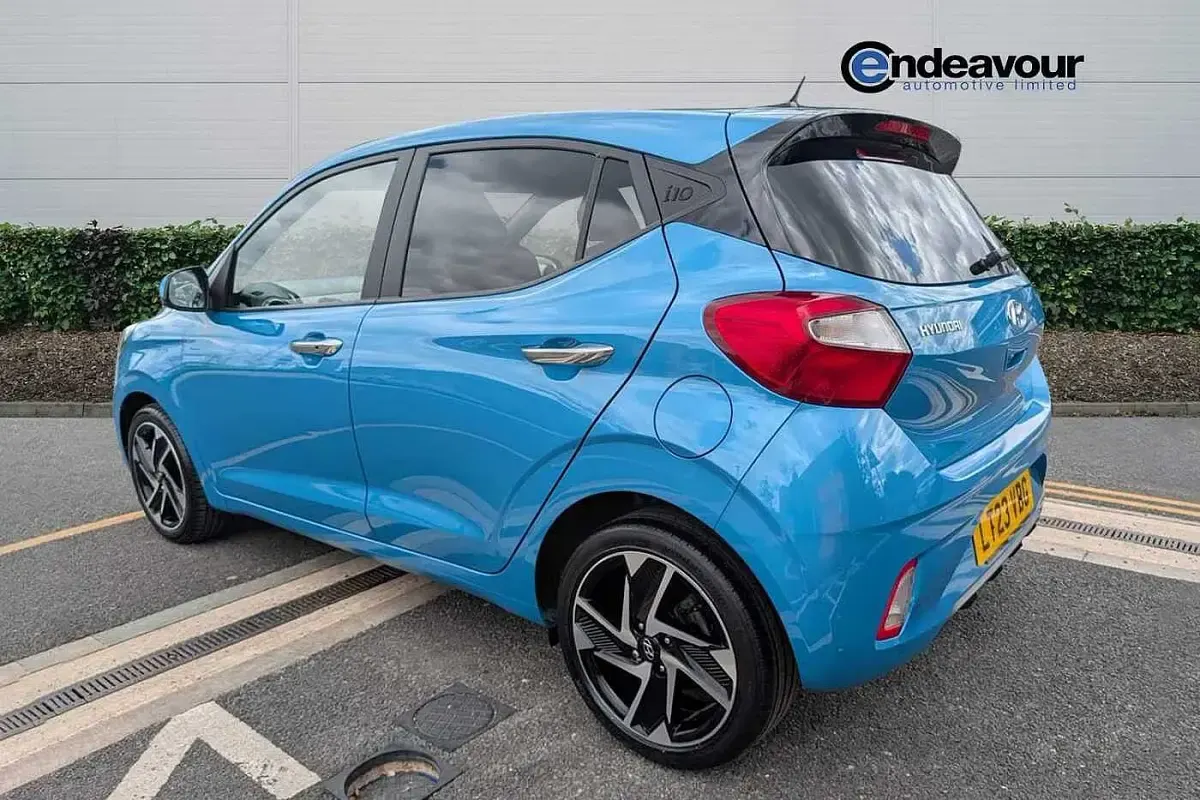 Used Hyundai i10 Premium 84 HP (61 kW) 2023 Turquoise Hatchback