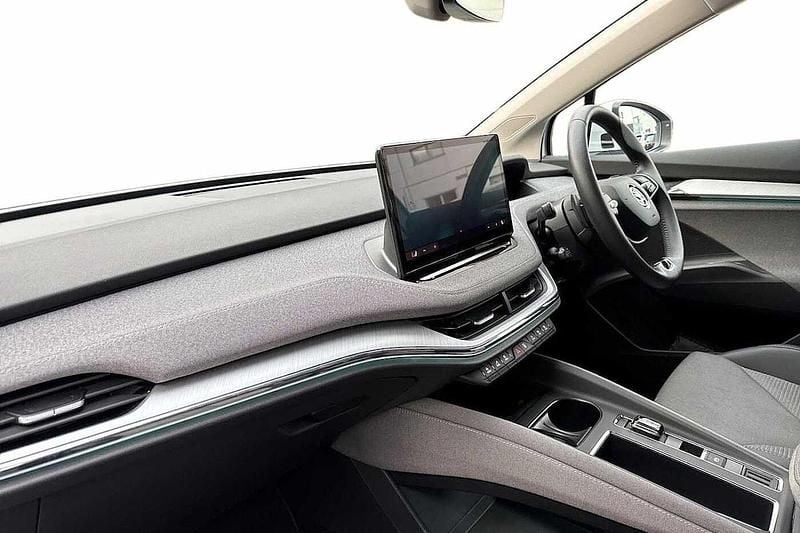 Used Skoda Enyaq iV 210 kW (286 HP) 2024 Moon white metallic SUV