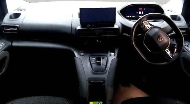 Used Peugeot e-Rifter Allure 100 kW (136 HP) 2025 Green MPV